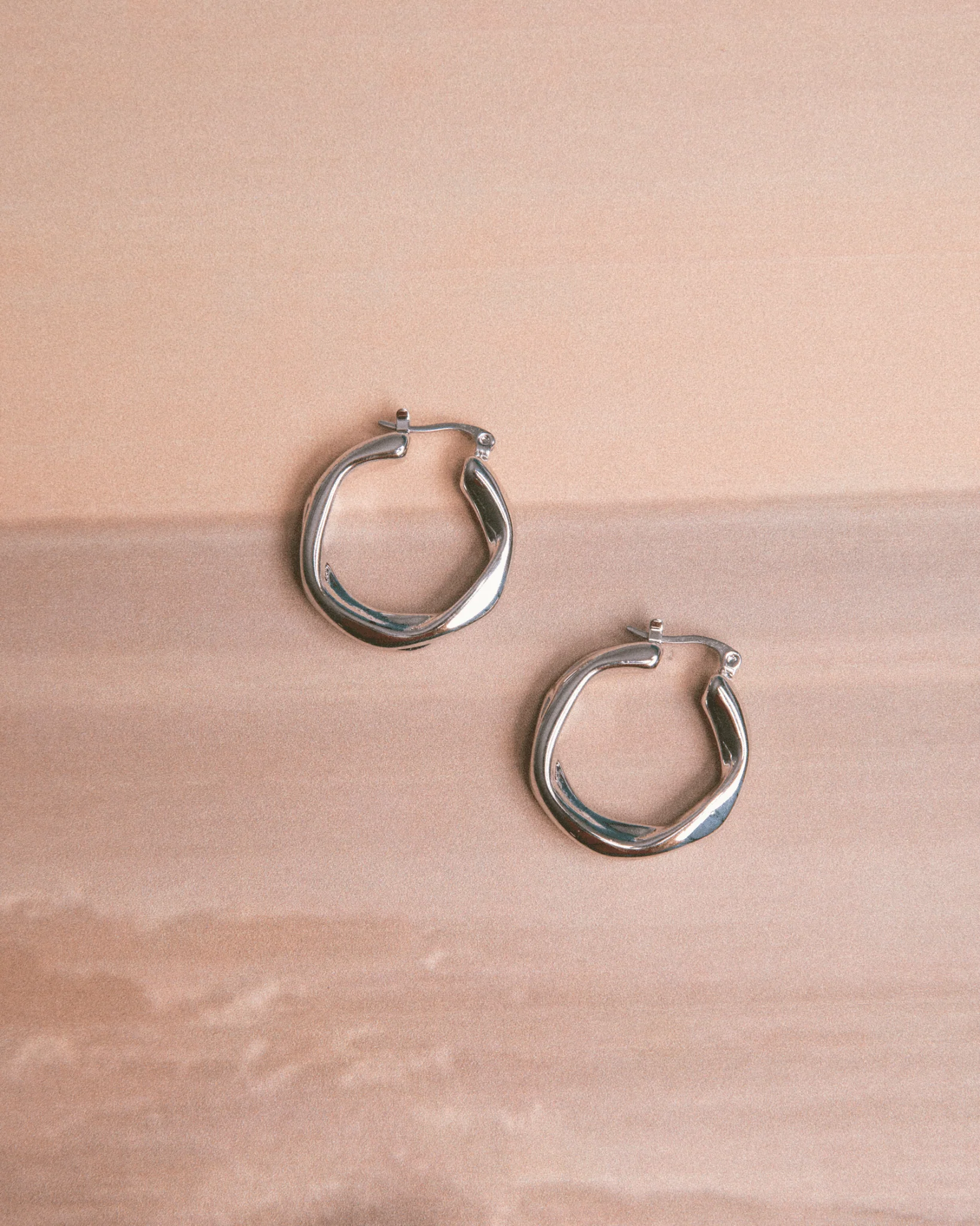 Bijoux Hoop Earrings - Image 4