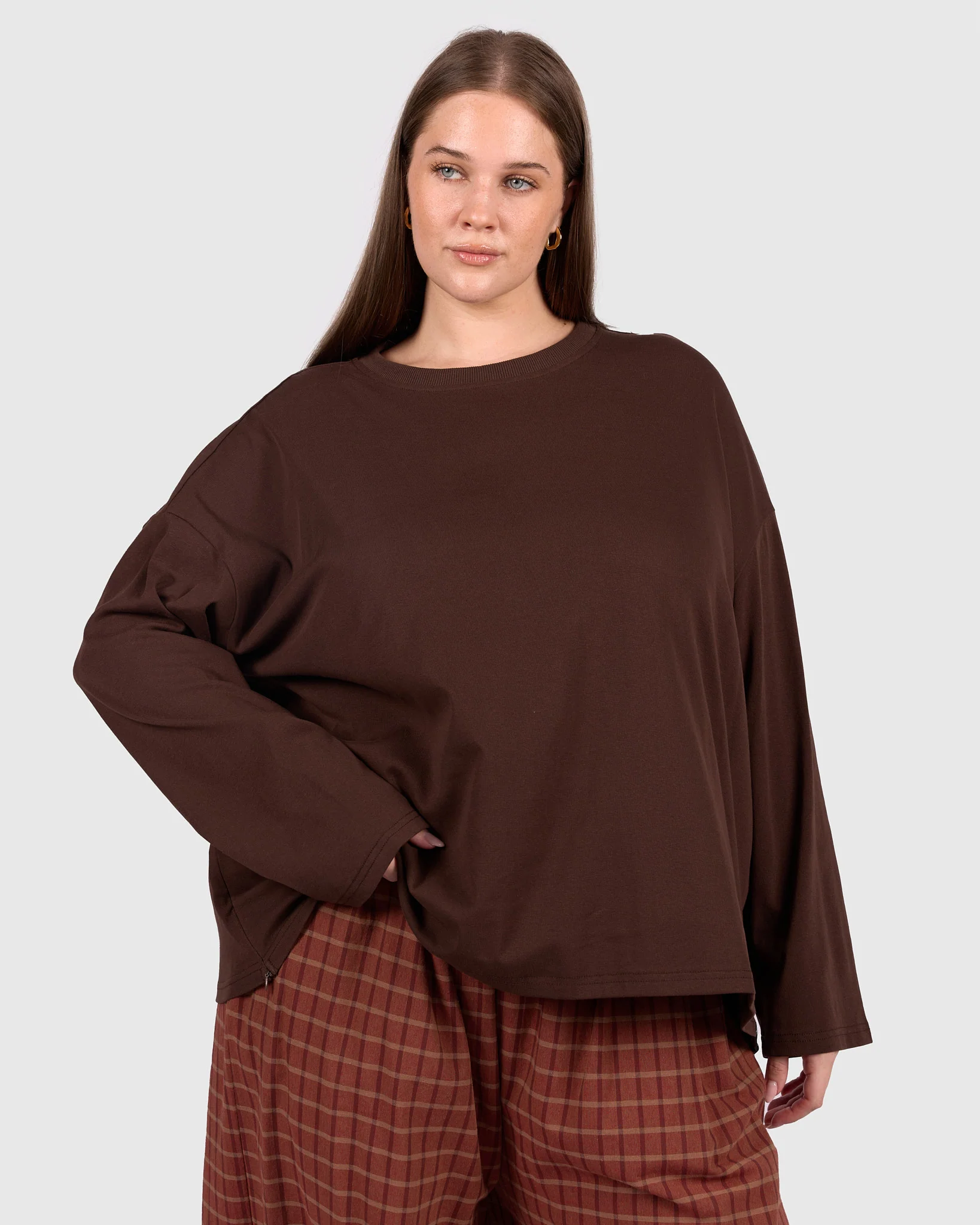 Long Sleeve Essentials Tee | Brown - Image 2