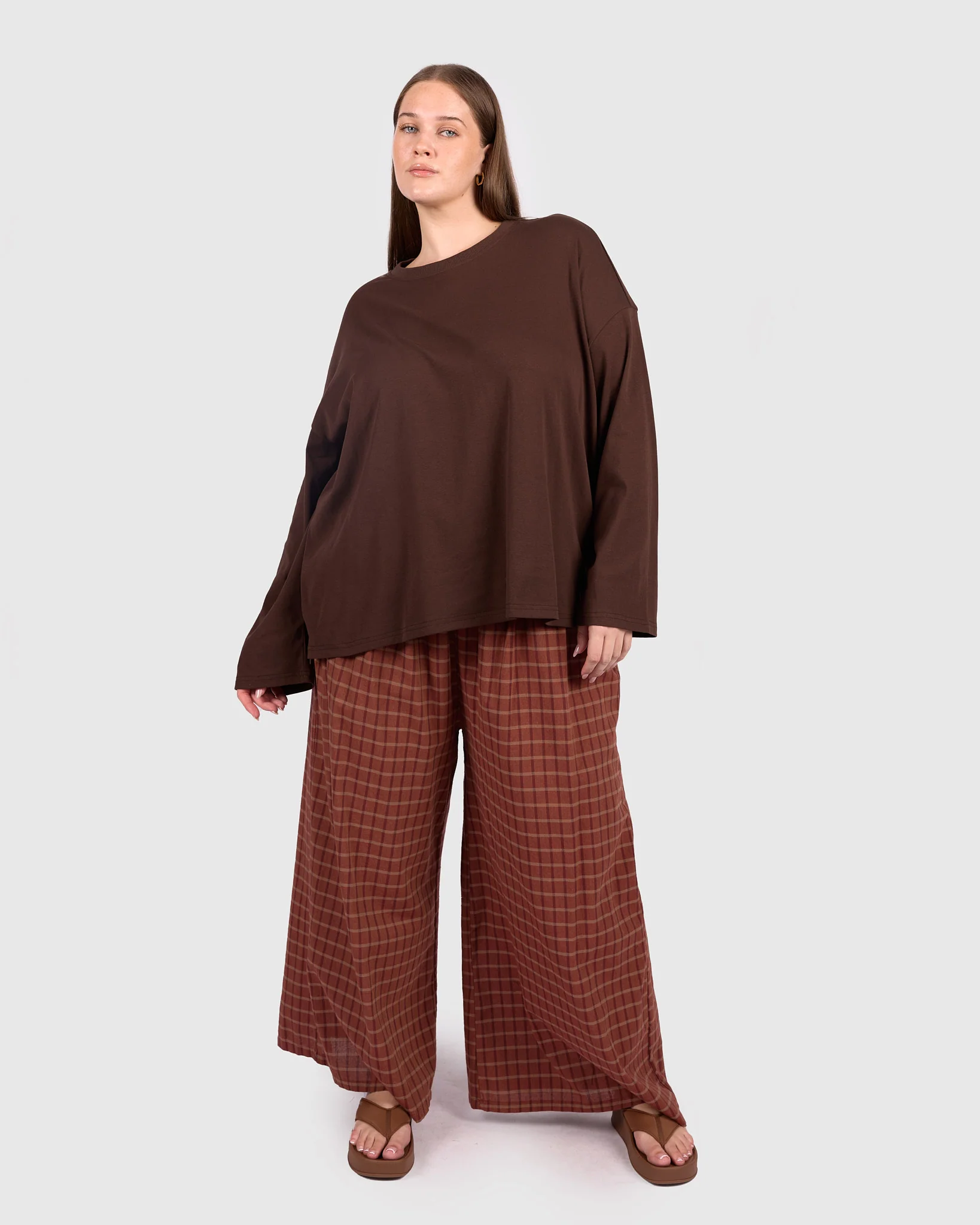Long Sleeve Essentials Tee | Brown - Image 4