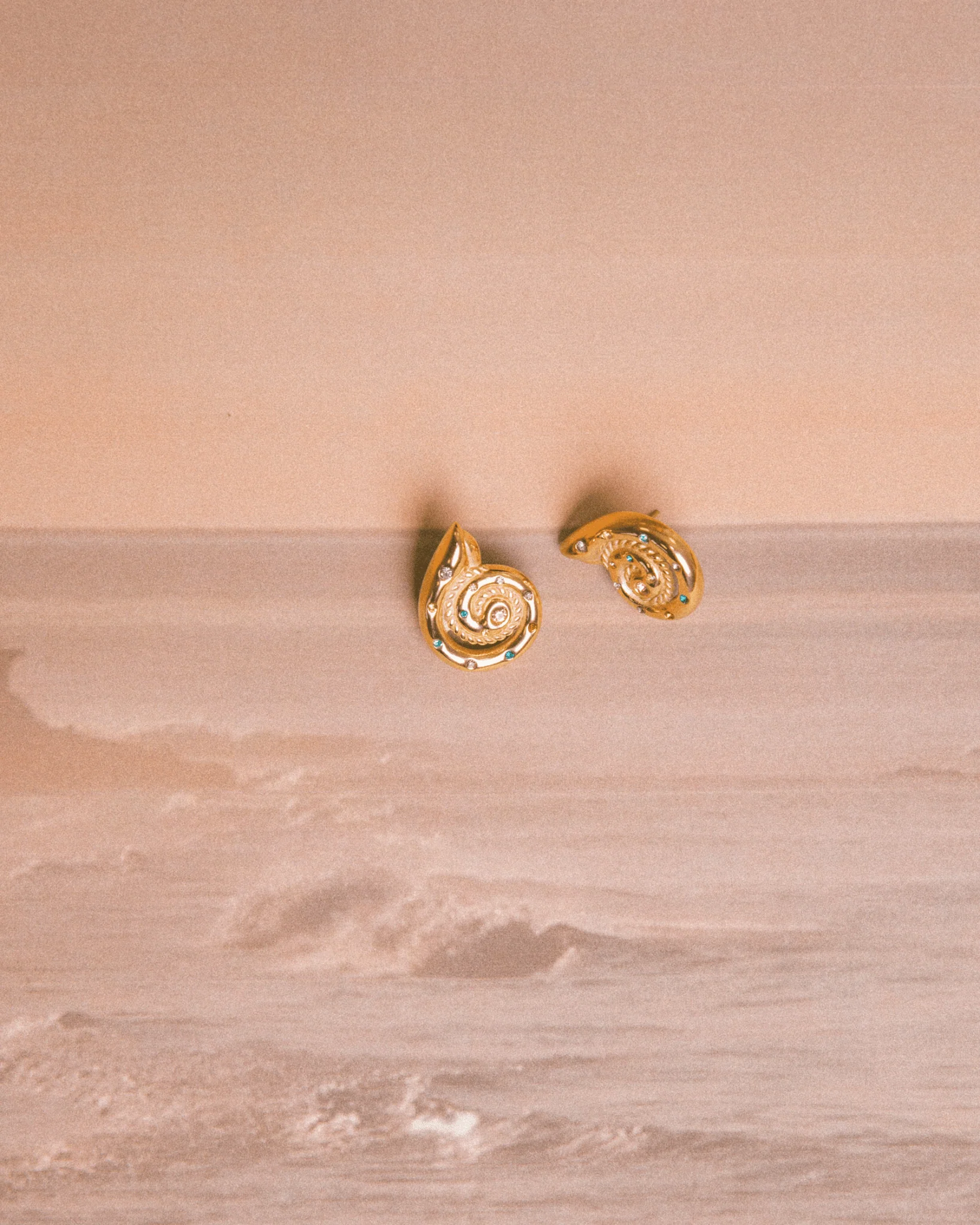 Rain Conch Earrings | Gold - Image 3