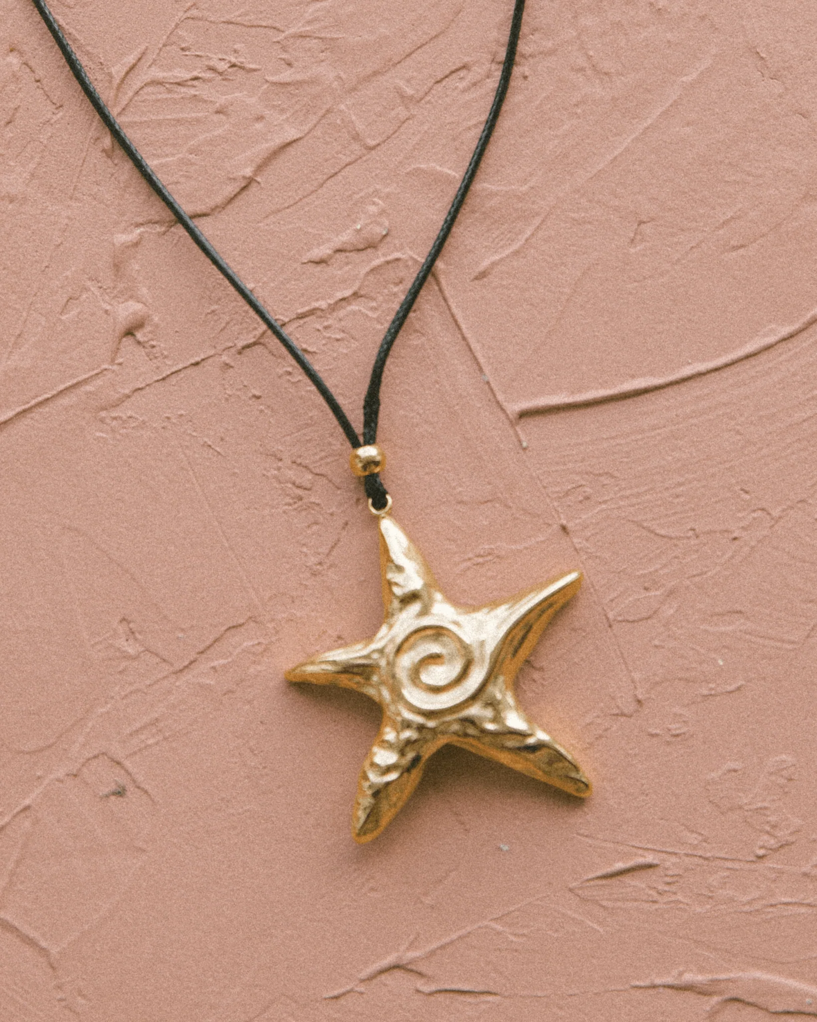 Solara Pendant Necklace - Image 4